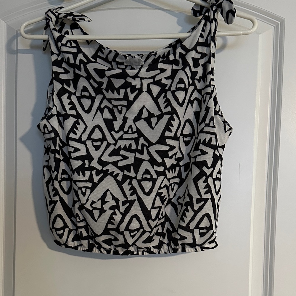 Black and White Patterned Women's Top